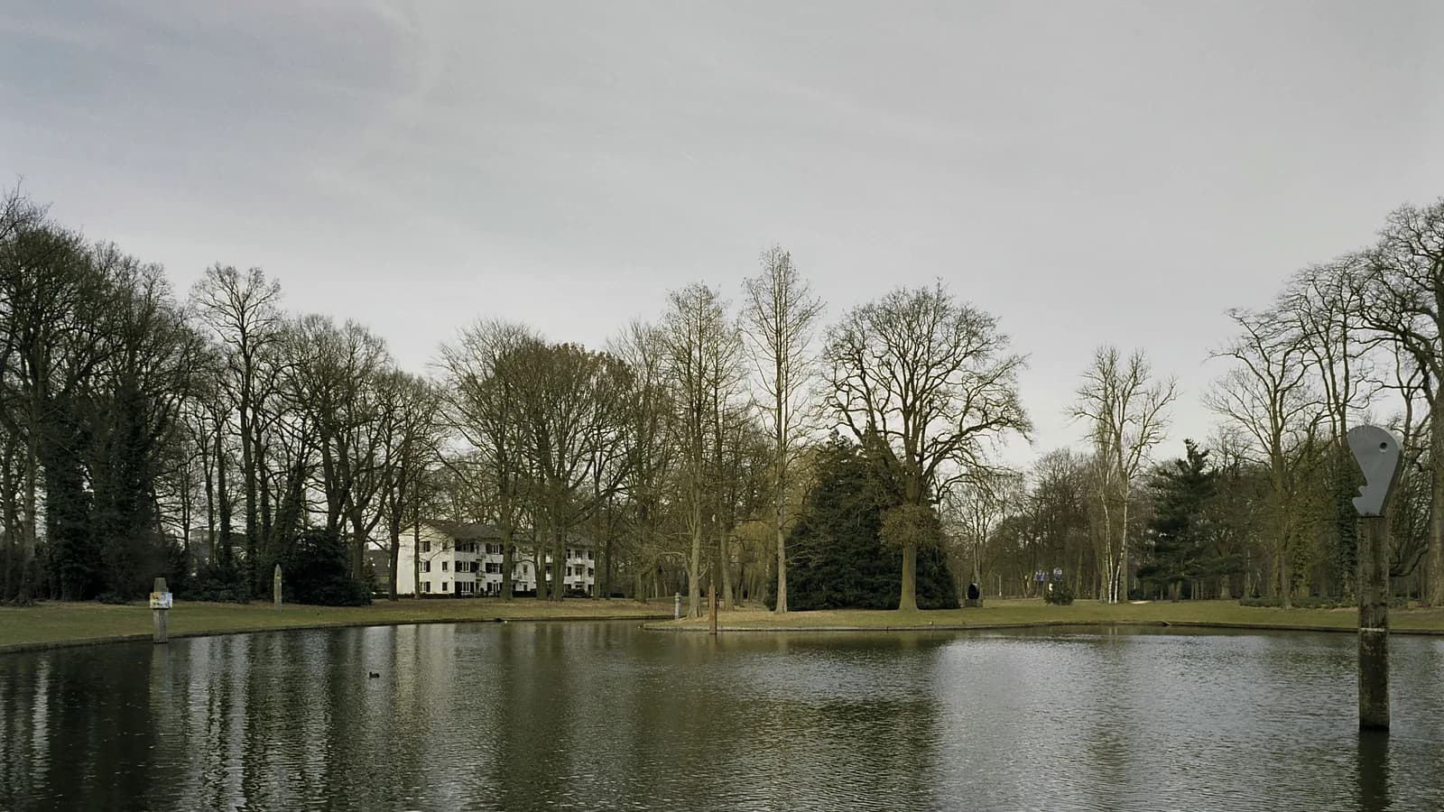 Zicht op Raadhuis Leeuwenstein in Vught